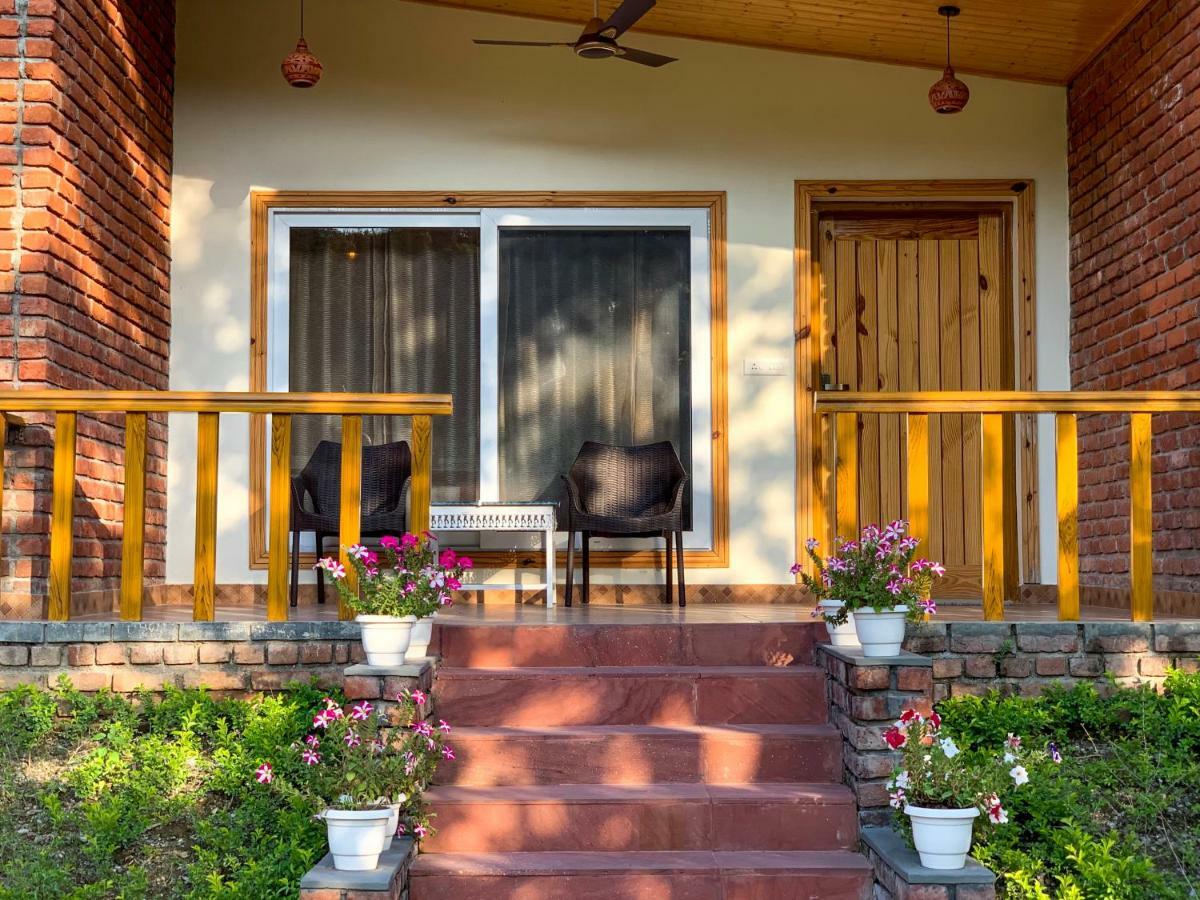The River S Edge Farm Hotel Dehradun Exterior photo